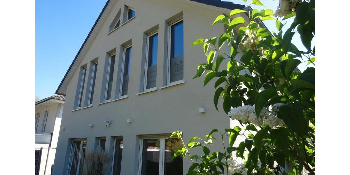 Einfamilienhaus Neukirchen-Vluyn Vluyn - 7 Zimmer, 220 m&sup2;, 599.000&euro; | Angebot:24813142