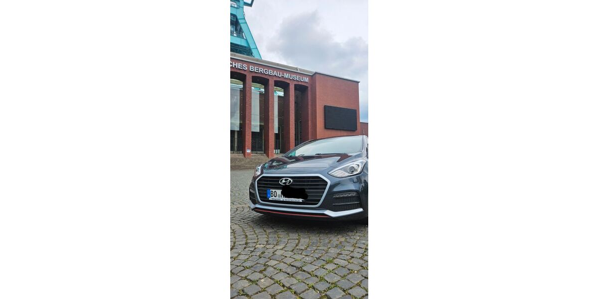Hyundai i30 102.000 km 10.999 &euro; Bochum 44805