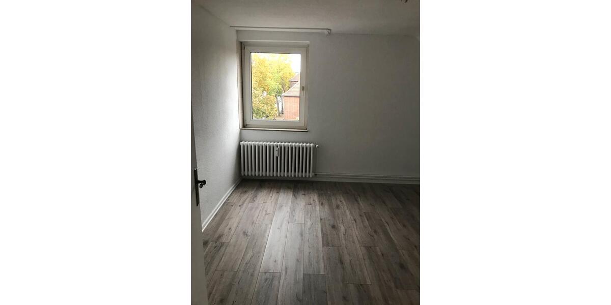 Dachgeschoßwohnung Oberhausen Biefang - 3.5 Zimmer, 65 m&sup2;, 740&euro; | Angebot:25404156