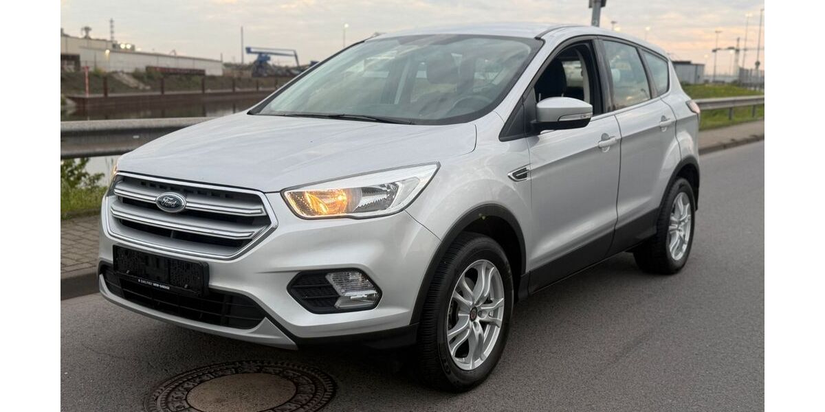 Ford Kuga 93.650 km 9.749 &euro; Duisburg 47138