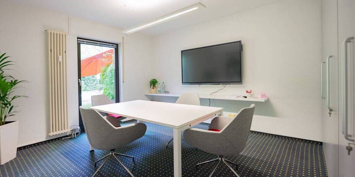 Bismarckplatz! Großzügige Eigentumswohnung mit 2 Terrassen in beliebtem Gebäudekomplex 5 zimmer