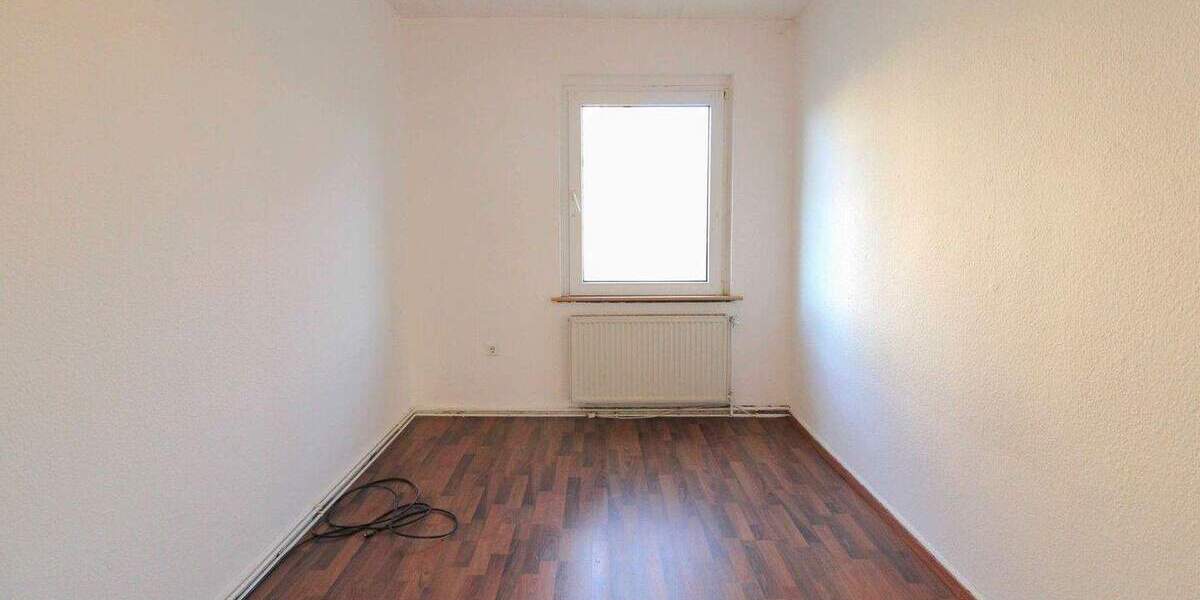 Paketangebot: Zwei Wohnungen mit Ausbaupotenzial DG, Balkon und Stellplatz in Duisburg-Obermeiderich 5 zimmer
