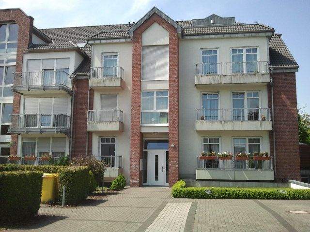 Etagenwohnung Düsseldorf Unterrath - 4 Zimmer, 99 m&sup2;, 1.450&euro; | Angebot:25111674