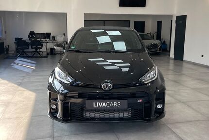 Toyota Yaris 3.806 km 42.500 &euro; Oberhausen 46049