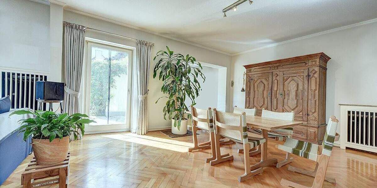 Großzügiges Einfamilienhaus mit weitläufigem Garten und Erweiterungspotenzial 6 zimmer