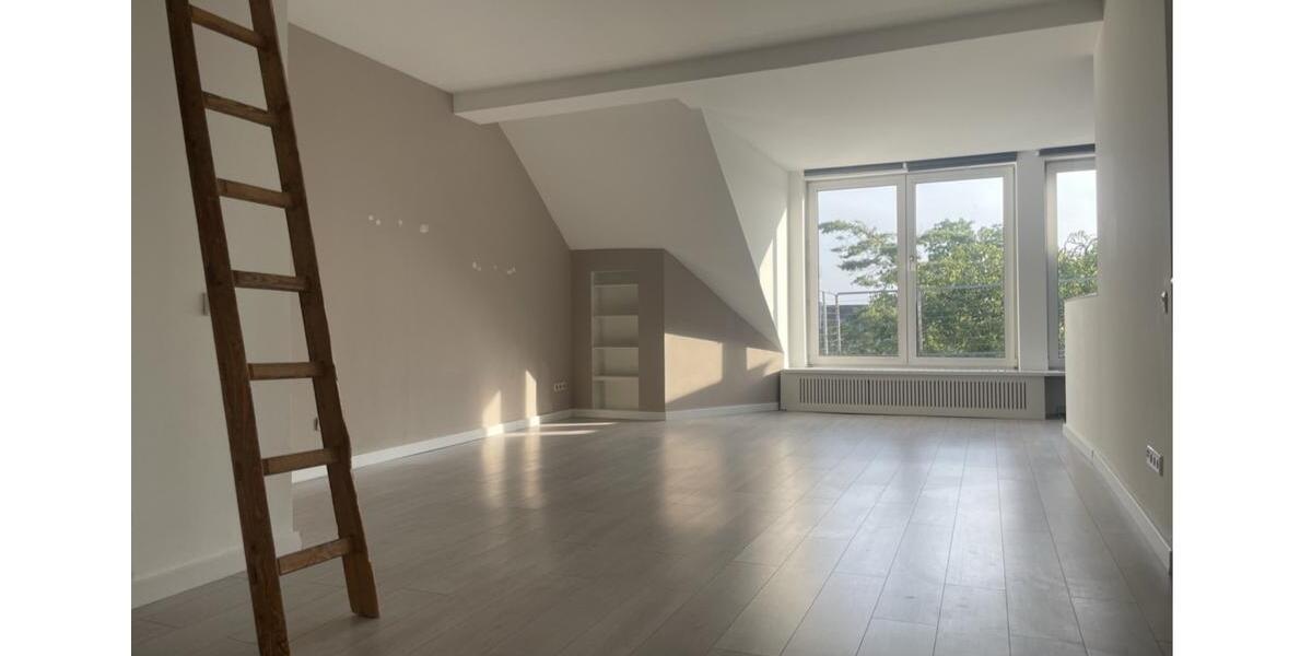 Dachgeschoßwohnung Düsseldorf Niederkassel - 3 Zimmer, 78 m&sup2;, 1.670&euro; | Angebot:25274248