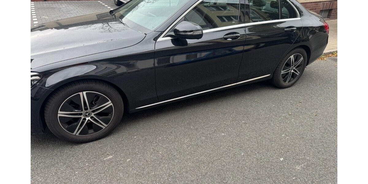 Mercedes-Benz C 180 74.000 km 25.900 € Oberhausen 46045