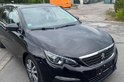 Peugeot 308 130.000 km 8.590 &euro; Gelsenkirchen 45884