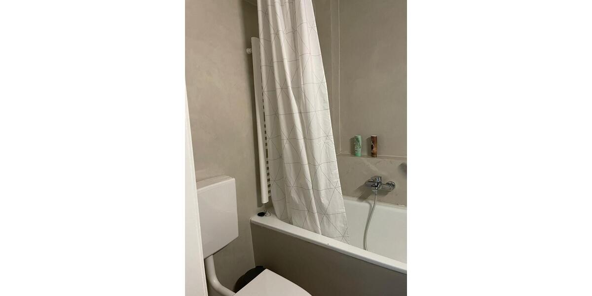 Dachgeschoßwohnung Düsseldorf Stadtbezirk 2 - 2 Zimmer, 36 m&sup2;, 570&euro; | Angebot:26372624