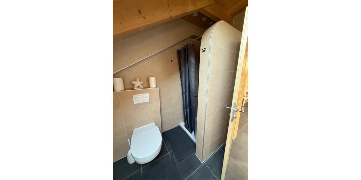 Dachgeschoßwohnung Mülheim an der Ruhr - 2.5 Zimmer, 75 m&sup2;, 750&euro; | Angebot:25430687