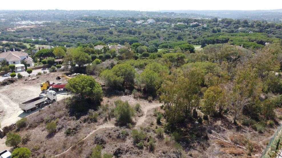 Grundstück zu verkaufen in San Roque 850.000 € 2000 m²