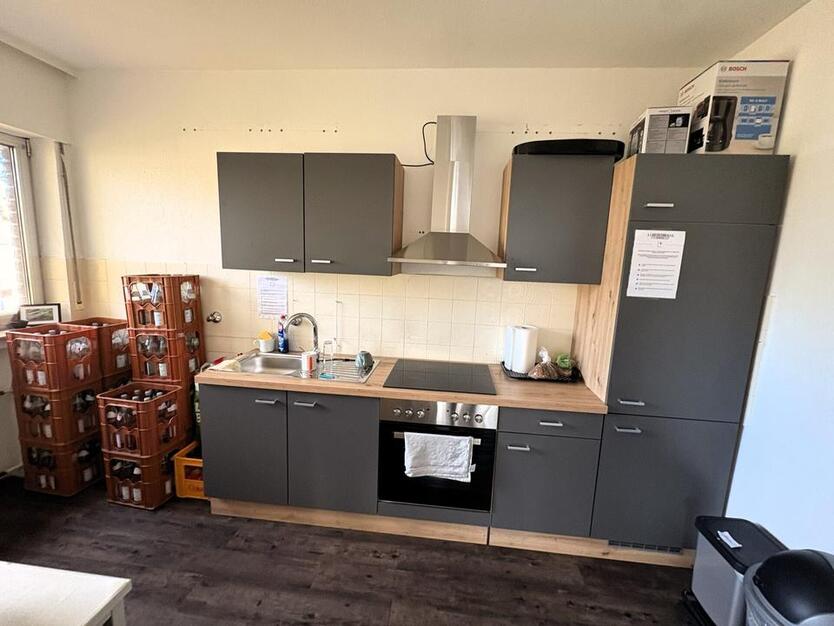 Attraktive Gewerbeimmobilie mit Büro, Ausstellung, Lagerhalle & Wohnung – flexible Nutzung möglich! zimmer