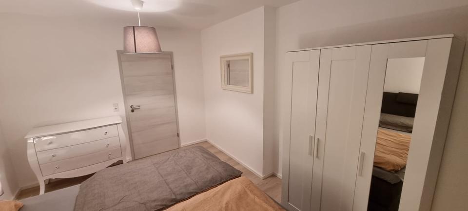 Dachgeschoßwohnung Düsseldorf Stadtbezirk 6 - 2.5 Zimmer, 64 m&sup2;, 1.550&euro; | Angebot:25478964