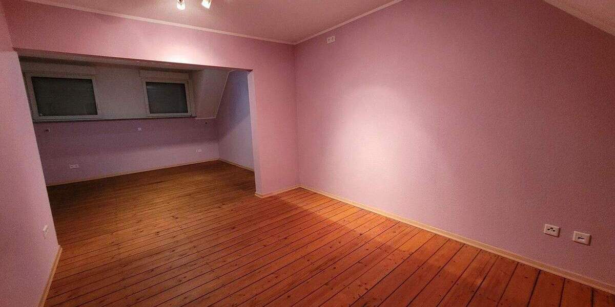 Großzügiges Haus mit auf 800 m² Grundstück mit ca.60 m² naturbelassenen Schwimmteich in Herten 1 zimmer