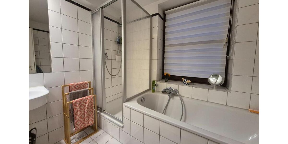 Raumwunder auf zwei Ebenen: Das 'Haus im Haus'-Gefühl mit Gartenparadies 4 zimmer