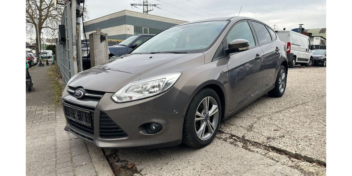 Ford Focus 119.500 km 7.499 &euro; Düsseldorf 40215