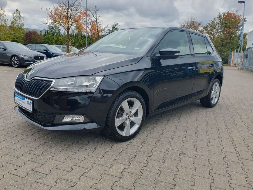 Skoda Fabia 92.793 km 9.899 € Essen 45326
