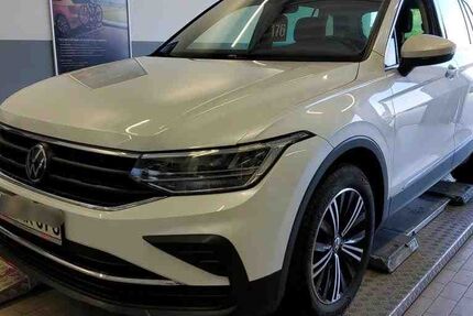 VW Tiguan 56.425 km 25.880 &euro; Wesel 46483