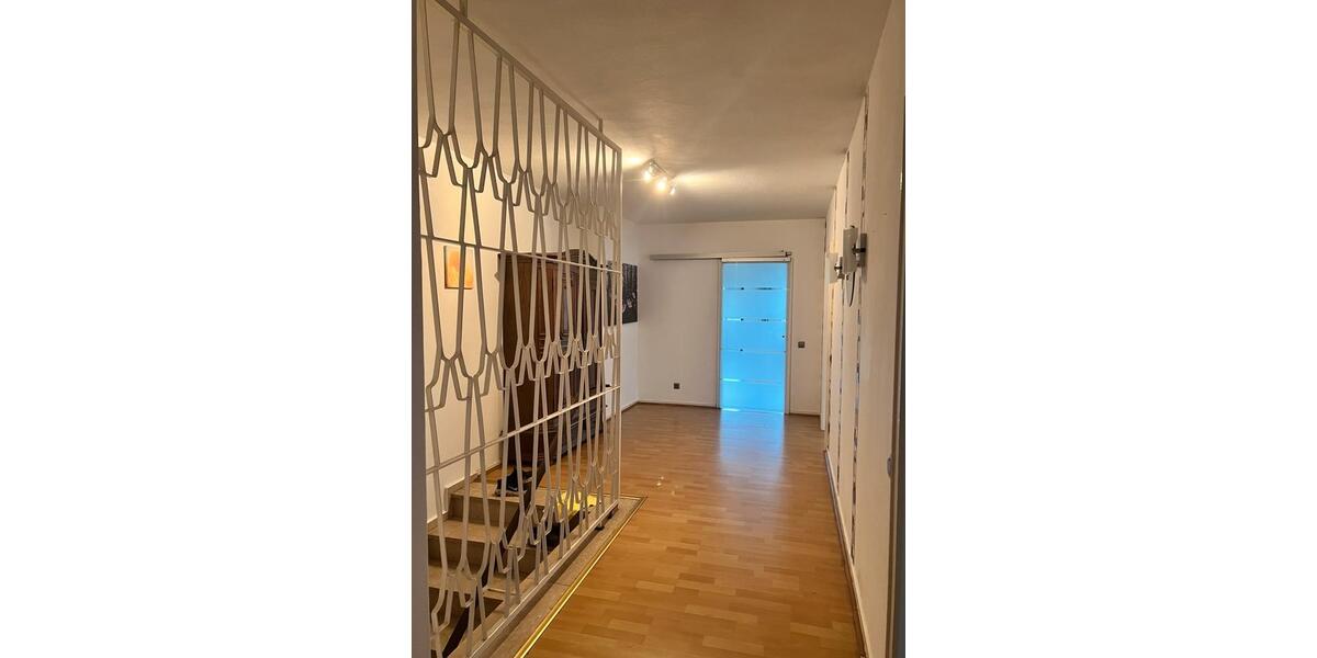 Etagenwohnung Mülheim an der Ruhr Broich - 3 Zimmer, 108 m&sup2;, 900&euro; | Angebot:25414930