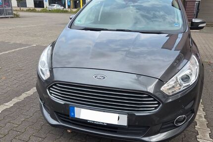 Ford S-Max 204.000 km 9.500 € Düsseldorf 40472