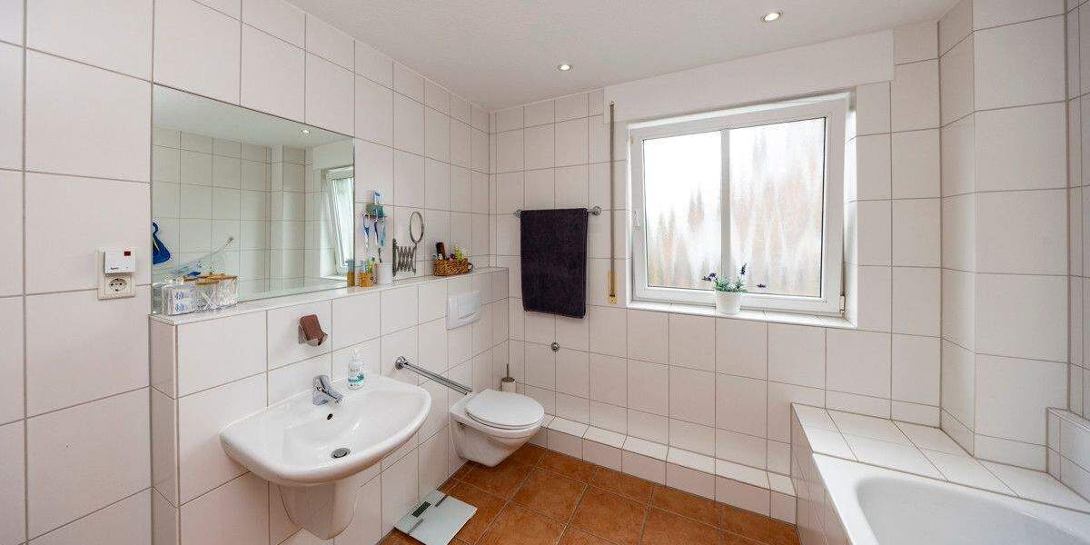 Reiheneckhaus mit 5 Zimmern und Garten in familienfreundlicher Lage von Osterath 5 zimmer