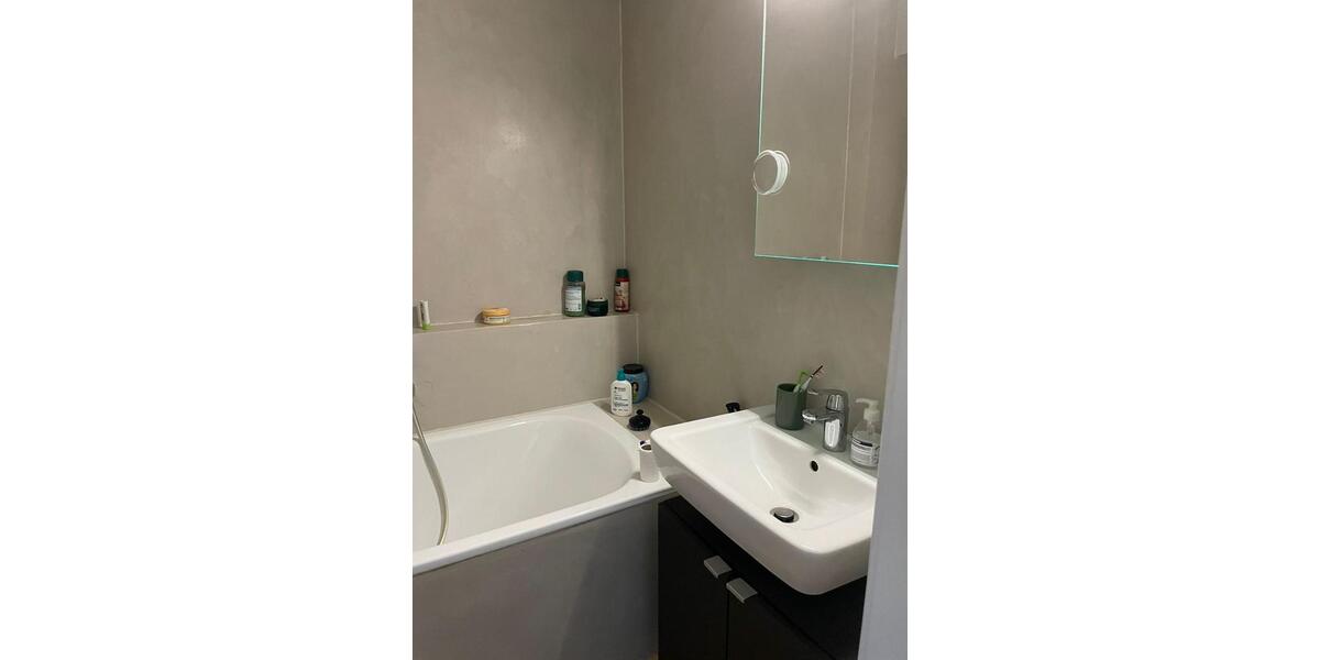 Dachgeschoßwohnung Düsseldorf Stadtbezirk 2 - 2 Zimmer, 36 m&sup2;, 570&euro; | Angebot:26372624