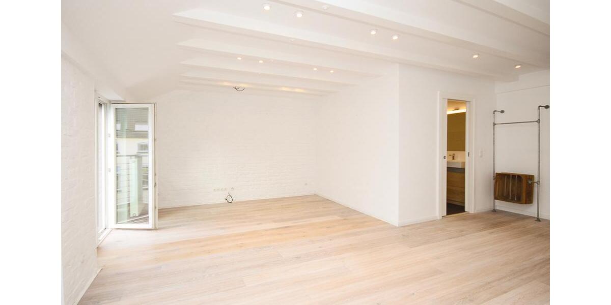 Dachgeschoßwohnung Düsseldorf Stadtbezirk 2 - 2 Zimmer, 89 m&sup2;, 1.600&euro; | Angebot:24889835