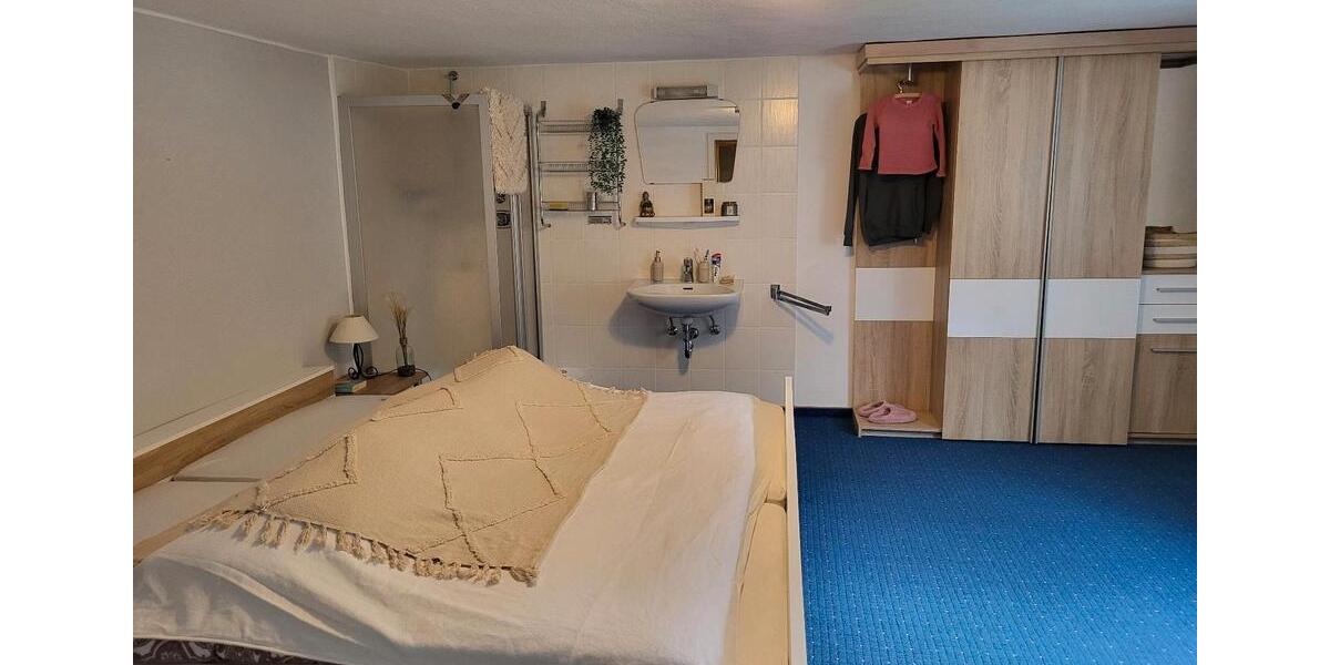 Einfamilienhaus Krefeld Gellep-Stratum - 10 Zimmer, 250 m&sup2;, 1.700&euro; | Angebot:25313036