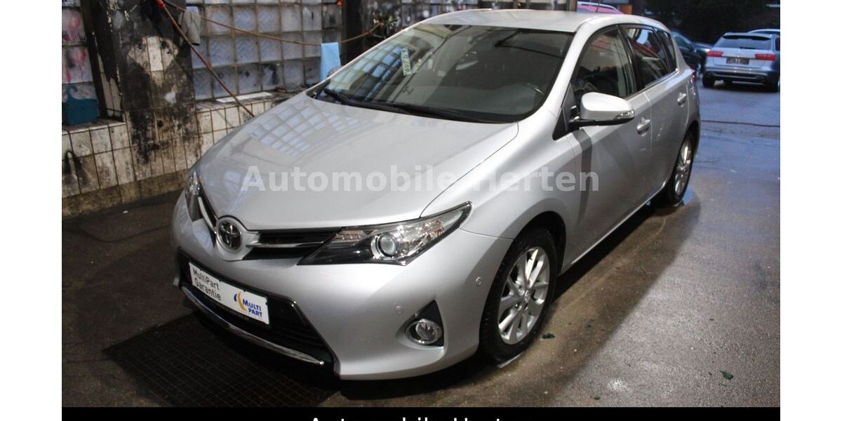 Toyota Auris 115.000 km 8.650 &euro; Herten 45699
