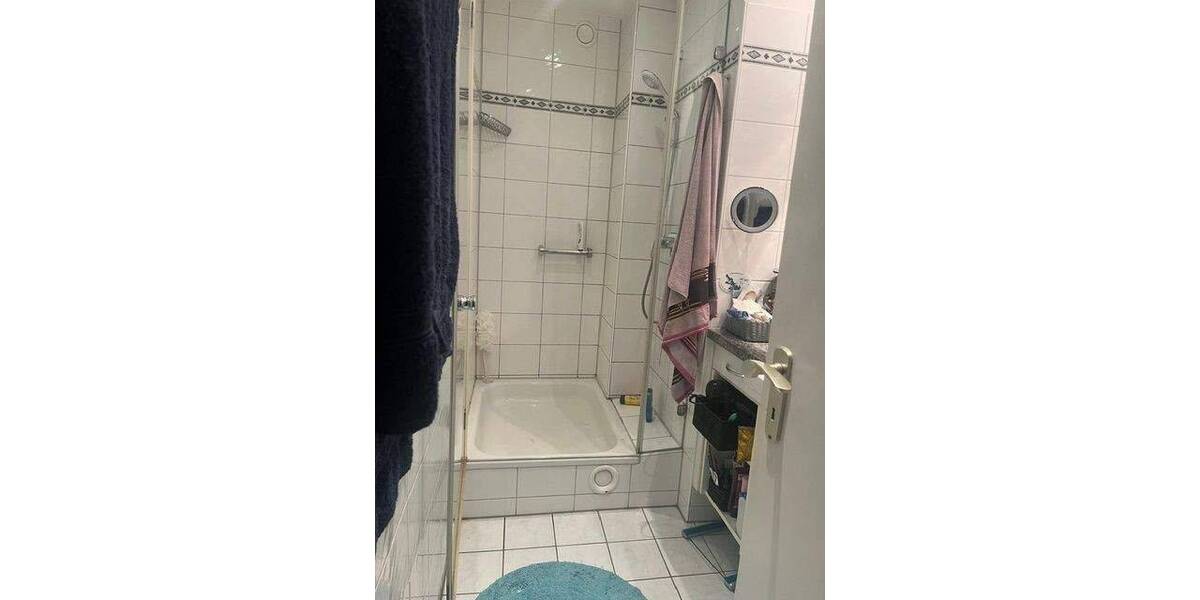 Etagenwohnung Düsseldorf Derendorf - 3 Zimmer, 92 m&sup2;, 1.150&euro; | Angebot:26886910