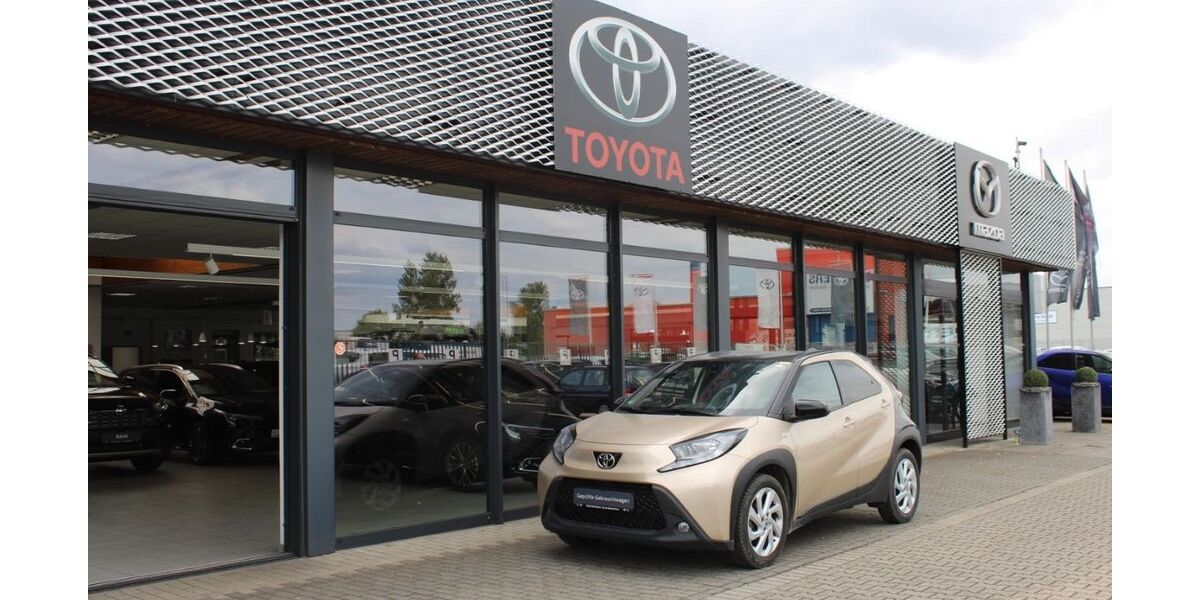 Toyota Aygo (X) 53.807 km 12.740 &euro; Moers 47441