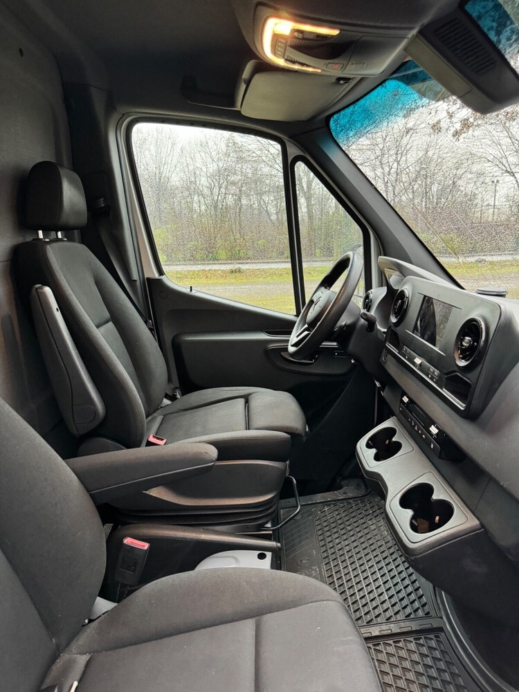 Mercedes-Benz Sprinter 131.197 km 32.500 € Rheinberg 47495