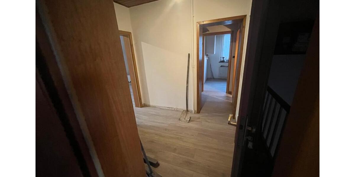 Dachgeschoßwohnung Oberhausen Osterfeld - 3.5 Zimmer, 75 m&sup2;, 650&euro; | Angebot:26237035