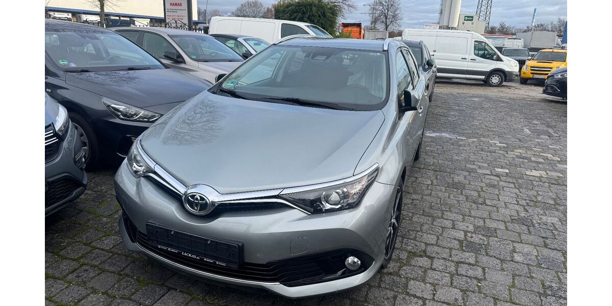 Toyota Auris 68.000 km 9.900 &euro; Bottrop 46242