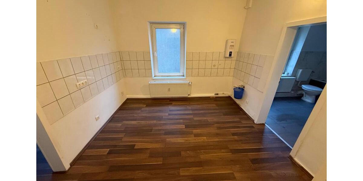 4 Zimmer Dachgeschosswohnung 75qm *frisch renoviert* 4 zimmer