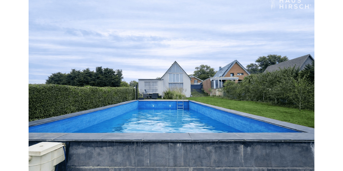 Exklusives Einfamilienhaus mit Pool und großem Garten am Feldrand 5 zimmer
