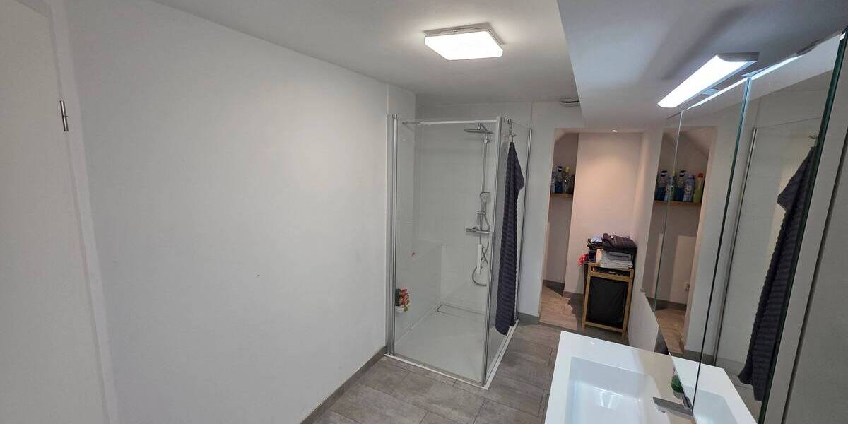 Doppelhaushälfte + Mehrfamilienhaus in 42549 Velbert 9 zimmer