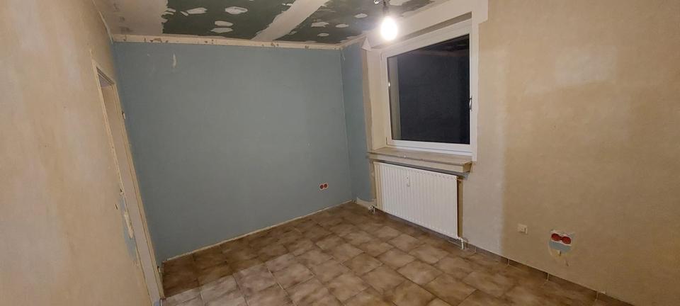 Teilsanierte 93m2 Erdgeschosswohnung mit 3,5 Zimmer 3.5 zimmer