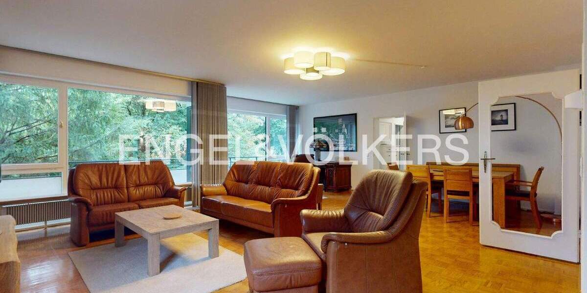 Einziehen und Wohlfühlen, zentral gelegen und direkt am Stadtwald 4 zimmer