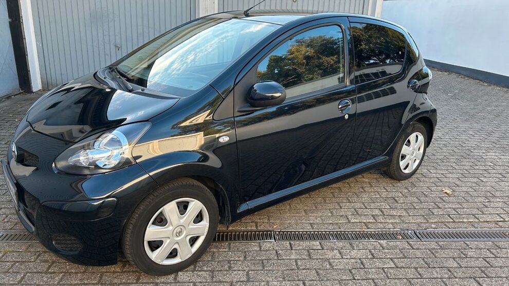 Toyota Aygo (X) 59.480 km 4.645 € Oberhausen 46047
