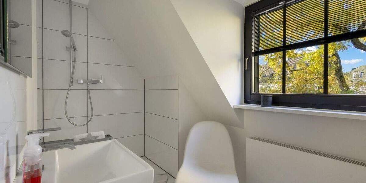 Reihenmittelhaus Krefeld Cracau - 7 Zimmer, 202 m&sup2;, 1.590.000&euro; | Angebot:23950806