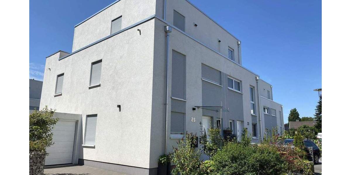 Doppelhaushälfte mit luxuriöser Innenausstattung, vollmöbiliert, bezugsfertig. 4 zimmer