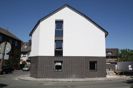 Provisionsfrei* Neubau Mittelhaus mit PV 10,4 KW integrierter Garage Energiebedarf 22,4 kWhm2a