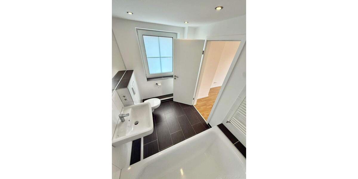 Doppelhaushälfte Düsseldorf Kaiserswerth - 8 Zimmer, 213 m&sup2;, 1.680.000&euro; | Angebot:25271300