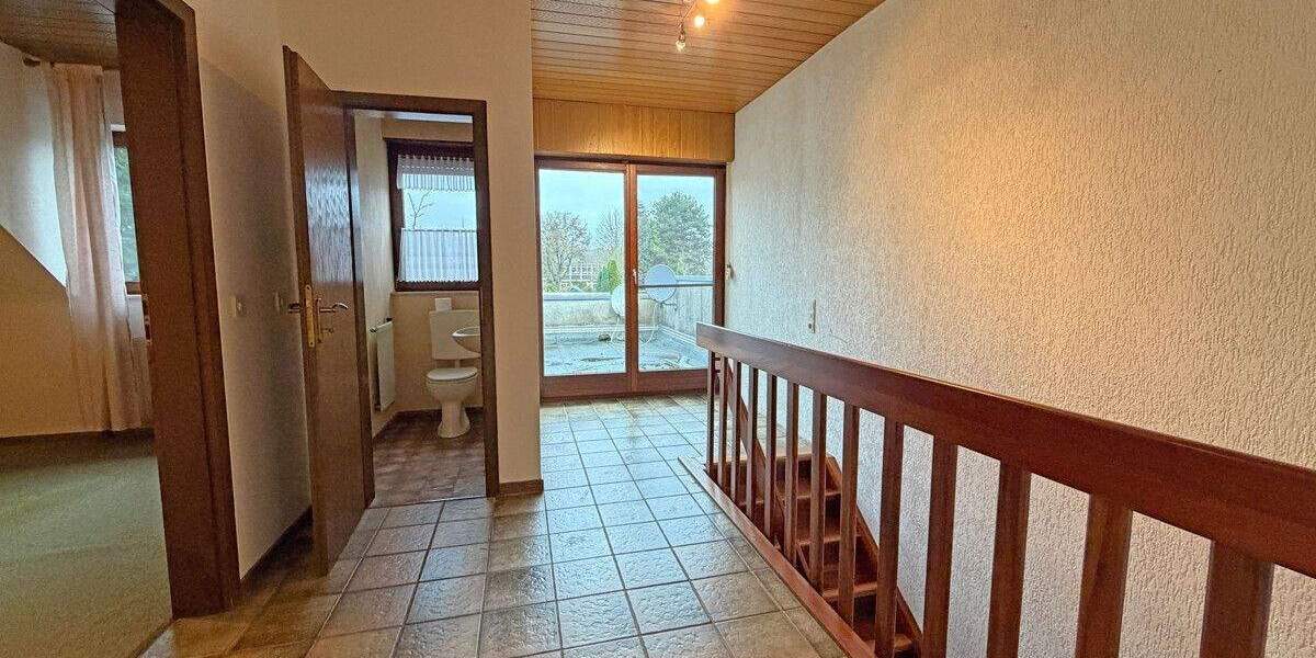 Doppelhaushälfte inklusive Nebengebäuden mit Gestaltungspotenzial in Alpen-Menzelen! 3 zimmer