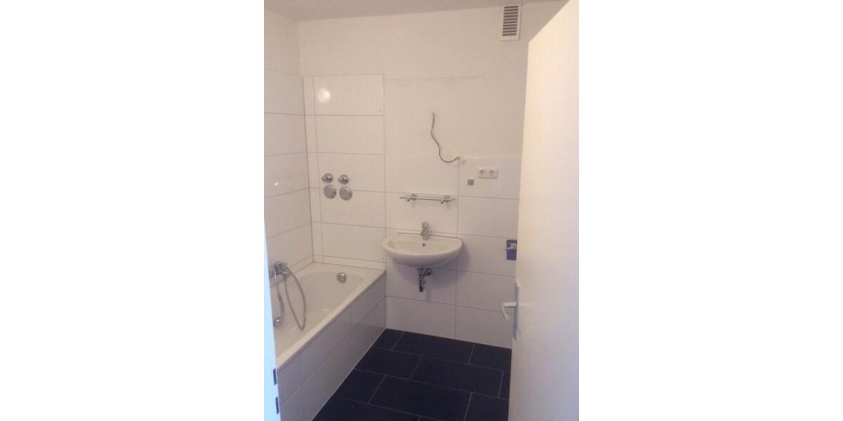 Etagenwohnung Moers - 3 Zimmer, 74 m&sup2;, 749&euro; | Angebot:25131694