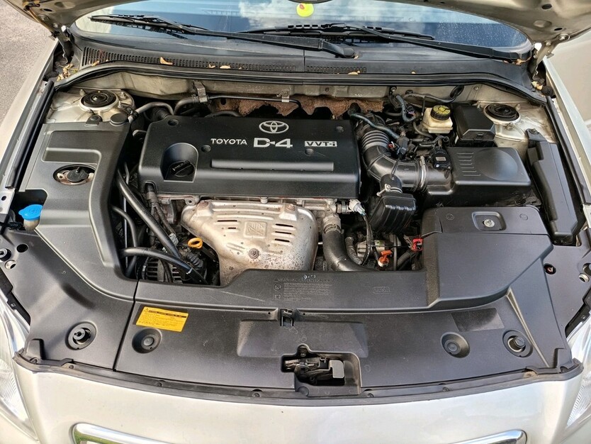 Toyota Avensis 215.000 km 7.000 € Dinslaken 46535