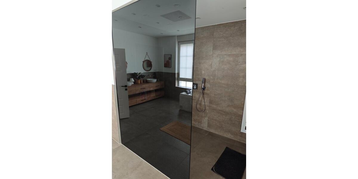Villa Wesel - 10 Zimmer, 280 m&sup2;, 550.000&euro; | Angebot:26891022