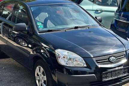 Kia Rio 179.000 km 2.190 € Essen 45145