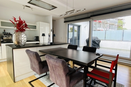 Wohnen auf einer Ebene Moderne, hochwertige 3 Zimmer-Wohnung mit Bungalow-Charakter - Wohnung Düsseldorf Heerdt | Angebot:26991571